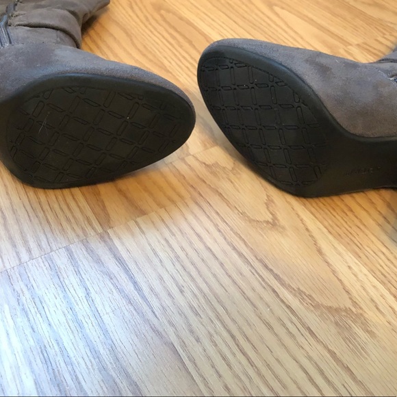 Apt. 9 Grey boots 7 - Picture 6 of 7
